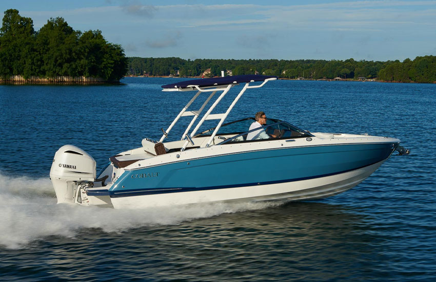 Small but packing a punch: The Cobalt R4 Outboard underway with a Yamaha engine.