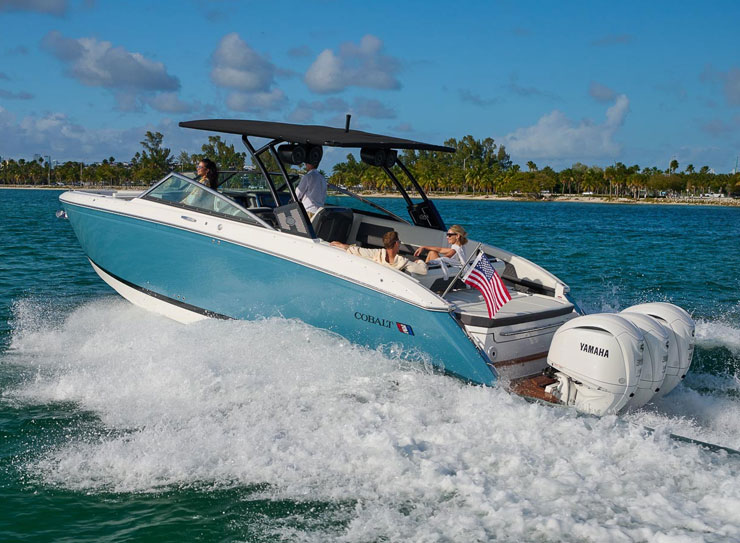 Cobalt bowrider boats offer all the features you’d expect, including a comfortable ride & high performance.
