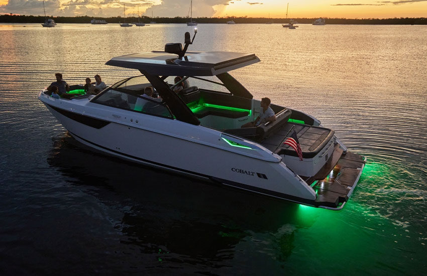 boat with illumination